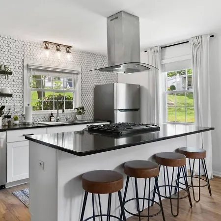 Cozy House In Trendy East Nashville With A Patio And Grill
